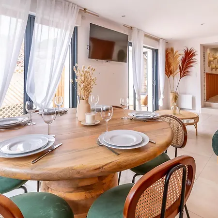 Maison - - Parking - Jardin - 7p