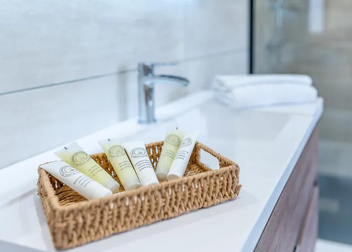 Maison - - Parking - Jardin - 7p *